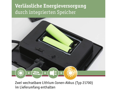Baksidan av en solcellslampa med ett öppet fack för två utbytbara litiumjonbatterier av typ 21700.