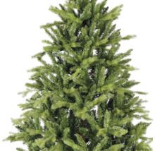 Konstgjord julgran med täta gröna grenar och naturtrogna barr.