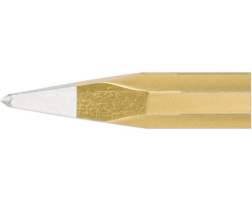 Närbild av den vässade spetsen på en guldfärgad timmermanspenna i trä med vit stift.