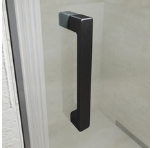 Svart, rektangulärt draghandtag för glasdörr i modern design.