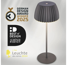 Modern LED bordslampa med plisserad skärm, vinnare av German Design Award 2025 och Best of Design pris från Schöner Wohnen.