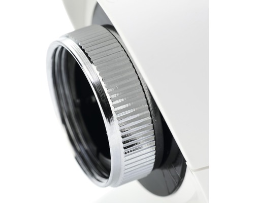 Närbild av en vattenkran med räfflat vred