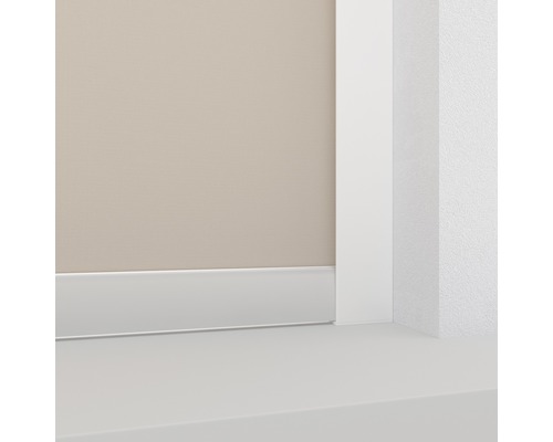 Golvlist på vägg och dörrkarm