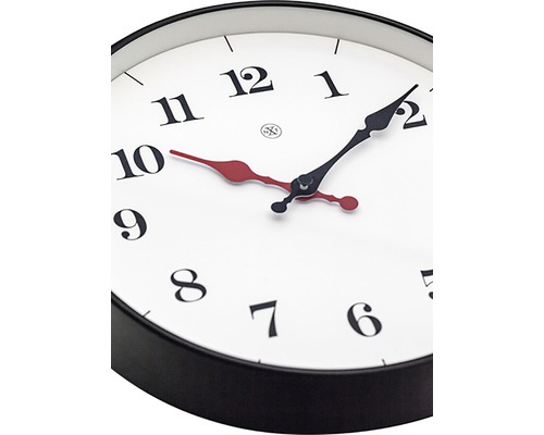 Väggklocka med urtavla och visare