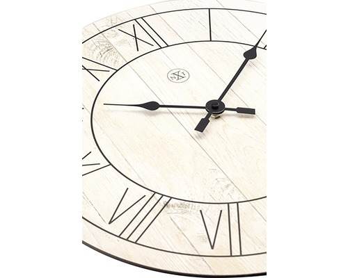 Väggklocka med romerska siffror och visare