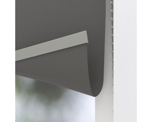 Detaljvy av en rullgardin med kedjemekanism