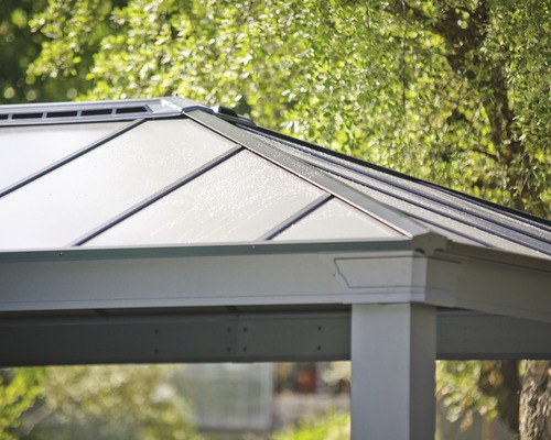 Detaljvy av en paviljong med aluminiumram och takelement
