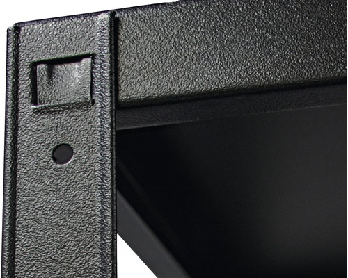 Detaljvy av en metallhylla med perforeringsmönster