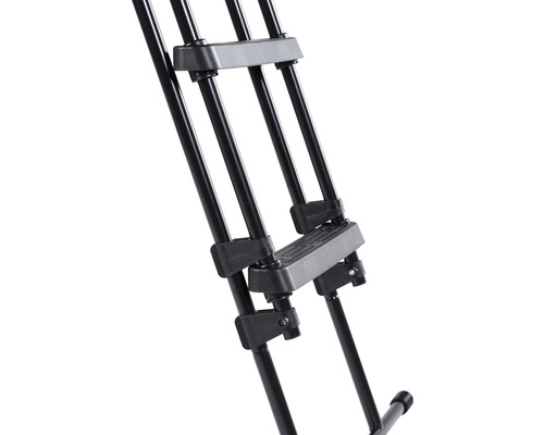 Detaljbild av stegen på en metallstege.