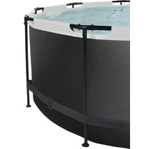 Detaljvy av en rund utomhusjacuzzi med stålram