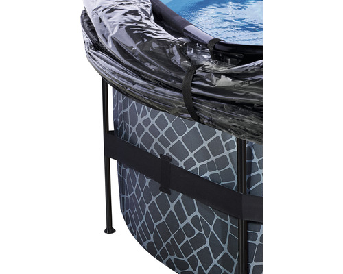 Detaljvy av en pool med överdrag