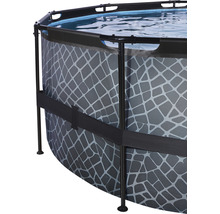 Detaljvy av en ovanjordisk pool med mönster