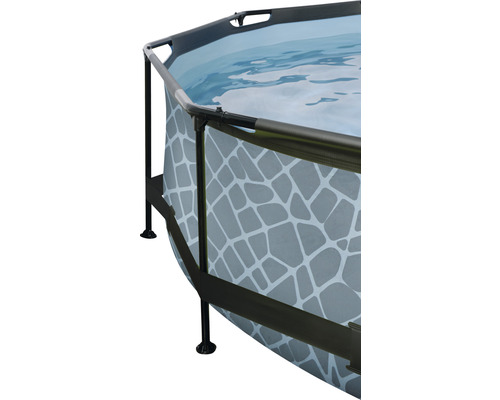 Ovanmarkspool med stålram och stenmönster