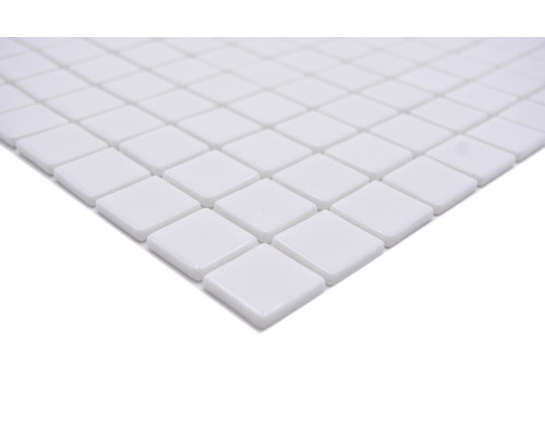 Vita kvadratiska mosaikplattor