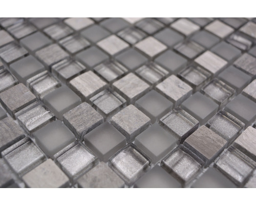 Mosaikplatta av glas och sten