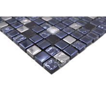 Mosaikplattor av glas, keramik och natursten