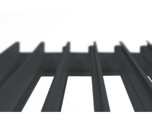 Närbild av ett grått grillgaller