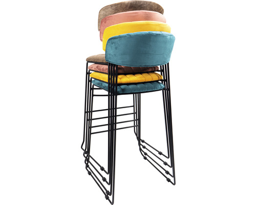 Stapel med fyra barstolar med stålram och vadderade sammetssitsar