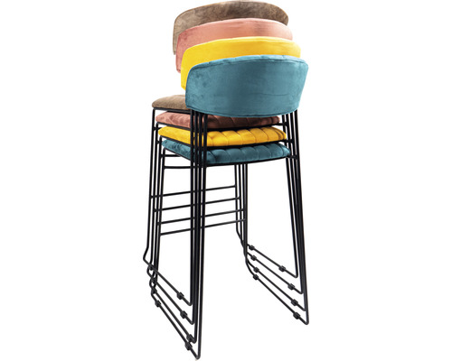 Stapel med flera barstolar med metallram och tygklädsel