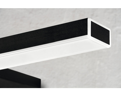 Rektangulär LED-vägglampa i träutseende och vitt hölje