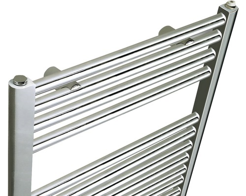 Detaljvy av en handdukstork med horisontella värmerör