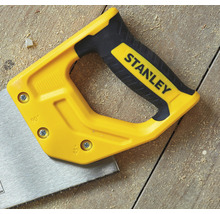Handsåg med Stanley logotyp på träbakgrund