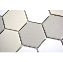 Närbild av sexkantiga mosaikplattor