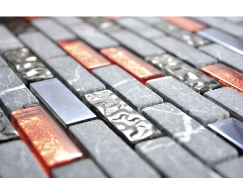 Mosaikplatta med sten-, glas- och metallelement