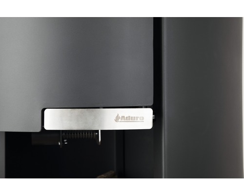 Detaljvy av en Aduro braskamin med lufttillförselregulator