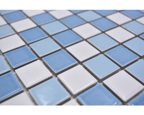 Mosaikplatta med kvadratiskt mönster