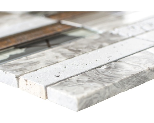 Mosaikplatta av marmor, natursten och glas