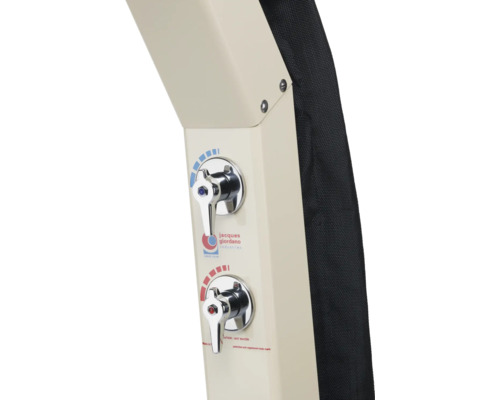 Närbild av en duschpelare med temperaturreglage