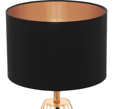 Bordslampa med svart lampskärm och guldfärgad ram