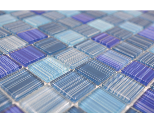 Mosaikplattor av glas i kvadratisk form