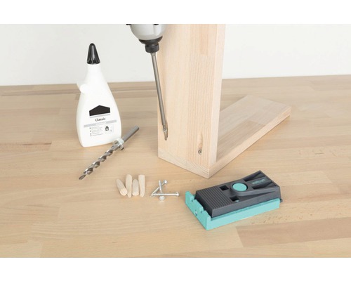 Tappborrjigg med trälim, pluggar, skruvar och borr