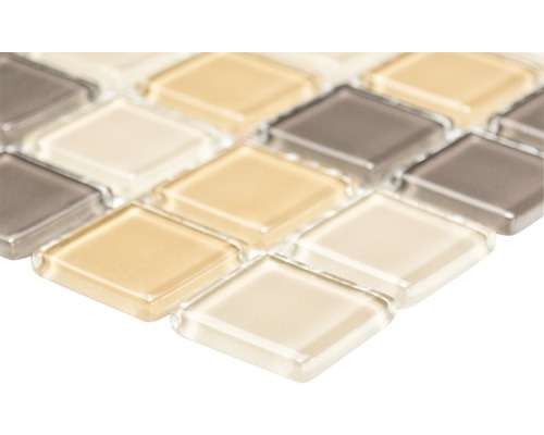 Fyrkantiga mosaikplattor av glas