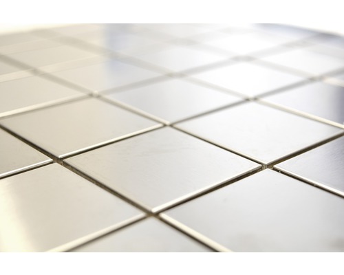 Fyrkantiga plattor av metall i plattbindning