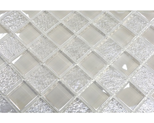 Närbild av en mosaik av glasplattor