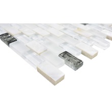 Mosaikplatta av glas och natursten
