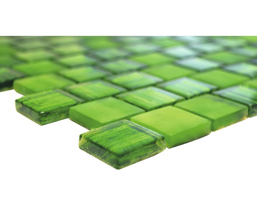 Detaljbild av grön glasmosaik