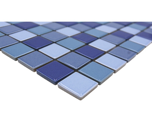 Mosaikplattor med fyrkantiga stenar