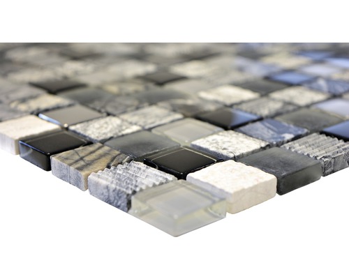 Mosaikplatta av glas och sten