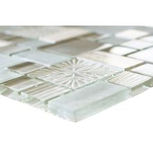 Detaljvy av mosaikplatta av glas
