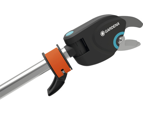 Gardena Logo på en grensax med teleskopskaft