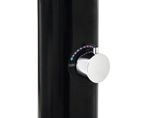 Detaljvy av en trädgårdsdusch med temperaturreglering och indikering för kallt och varmt vatten