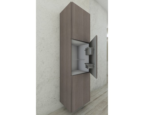 Högskåp med öppen dörr och två behållare