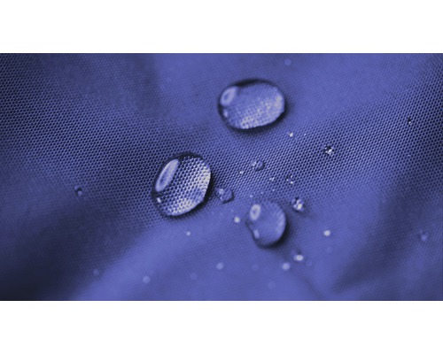 Närbild av vattendroppar på vattenavvisande tyg