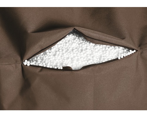 Fyllning av polystyrenkulor i brunt sittpufföverdrag med dragkedja