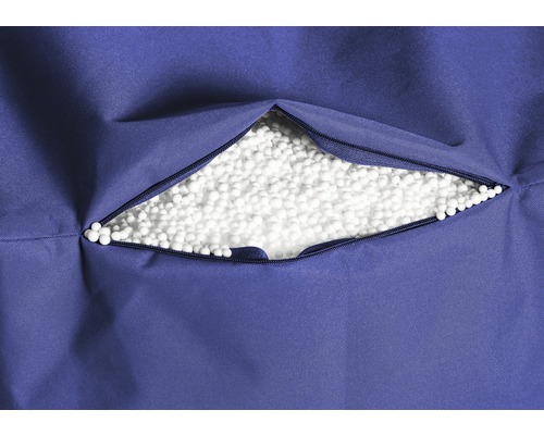 Detaljvy av en sittsäck med dragkedja och frigolitkulor