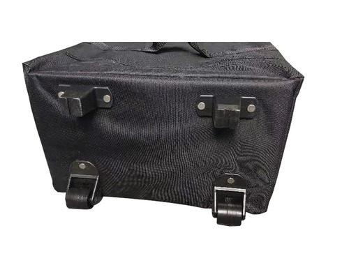 Svart transportväska med hjul